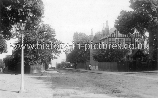 Queens Road, Buckhurst Hill, Essex. c.1908
